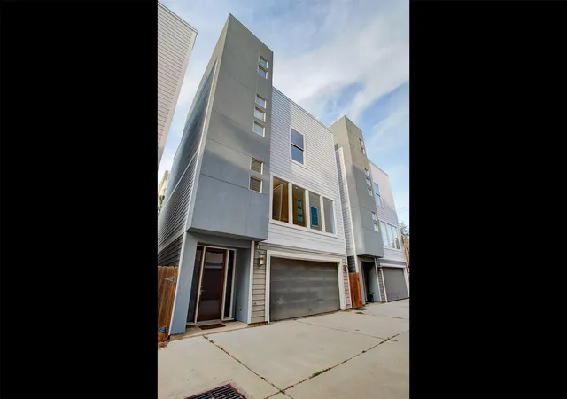 Photo 1 of Single family home for sale at 3230 La Branch St, Houston, TX 77004 | MLS# 7790971 | Listing updated on 2026-08-29