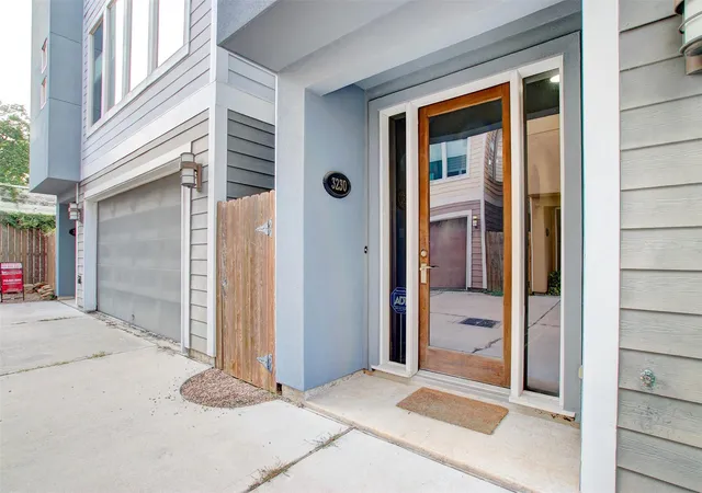 Photo 2 of Single family home for sale at 3230 La Branch St, Houston, TX 77004 | MLS# 7790971 | Listing updated on 2026-08-29