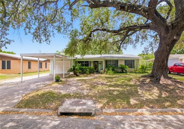 Photo 3 of Single family home for sale at 2302 E Rosebud Ave, Victoria, TX 77901 | MLS# 42934357 | Listing updated on 2026-08-28