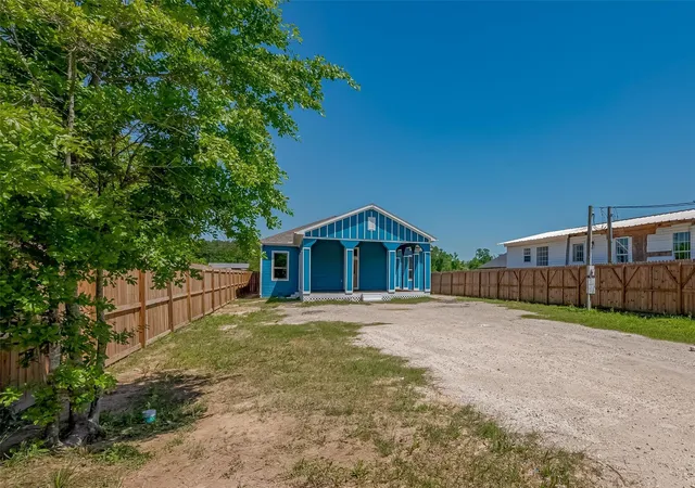 Photo 3 of Single family home for sale at 581 Road 51022, Cleveland, TX 77327 | MLS# 36714031 | Listing updated on 2026-08-15