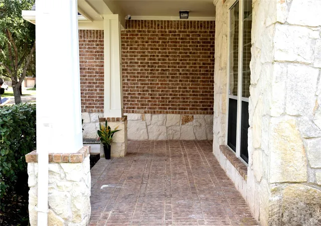 Photo 2 of Single family home for sale at 5106 Autumn Rose Ln, Sugar Land, TX 77479 | MLS# 5478069 | Listing updated on 2026-09-15