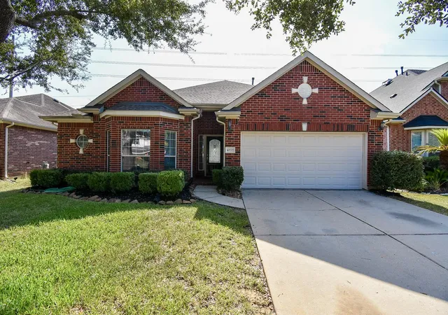 Photo 1 of Single family home for sale at 10727 Gilford Crest Dr, Spring, TX 77379 | MLS# 22532687 | Listing updated on 2026-09-11
