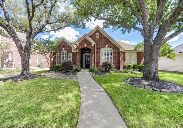 Photo 1 of Single family home for sale at 11826 Cyn Mills Dr, Houston, TX 77095 | MLS# 27304380 | Listing updated on 2026-09-10