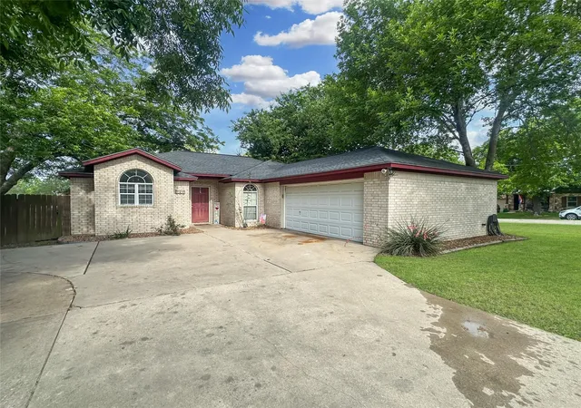 1st image of 704 S Market St, Flatonia, TX 78941 | MLS# 84756555