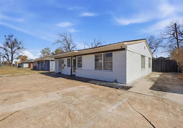 Photo 3 of Single family home for sale at 2205 Strawberry Rd, Pasadena, TX 77502 | MLS# 11940016 | Listing updated on 2026-05-14