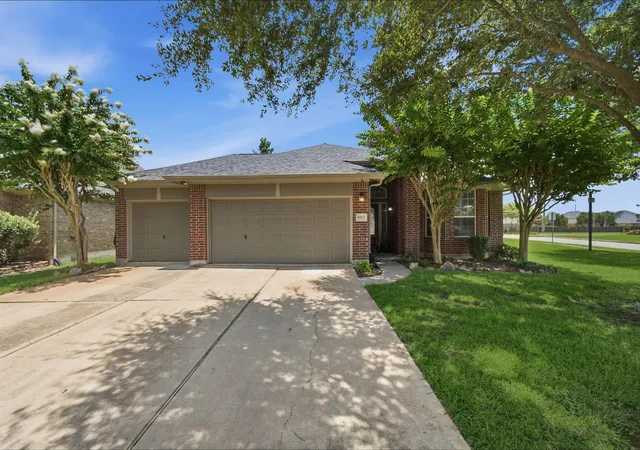 Photo 1 of Sale Pending at 8911 Henrico Ln, Rosenberg, TX 77469 | MLS# 16435116 | Listing updated on 2026-10-01