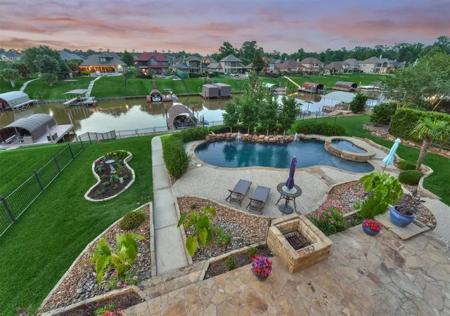 Photo 2 of Single family home for sale at 11560 Grand View Dr, Montgomery, TX 77356 | MLS# 68738587 | Listing updated on 2026-08-05