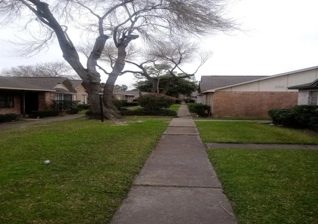 2nd image of 12728 Bexley Dr #2728, Houston, TX 77099 | MLS# 82212258
