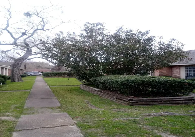 3rd image of 12728 Bexley Dr #2728, Houston, TX 77099 | MLS# 82212258