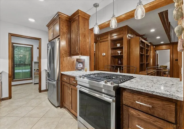 Photo 3 of Single family home for sale at 1810 Hunt Dr, Friendswood, TX 77546 | MLS# 83050415 | Listing updated on 2026-09-05