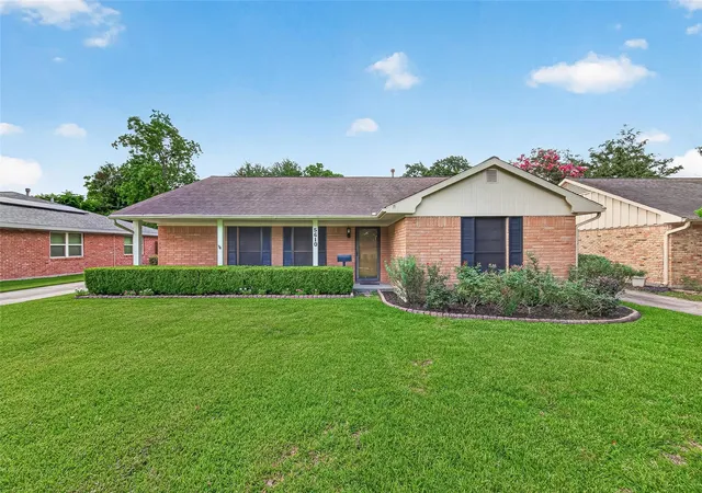 Photo 1 of Single family home for sale at 5610 Belrose Dr, Houston, TX 77035 | MLS# 2284486 | Listing updated on 2026-08-10