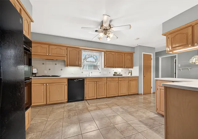 Photo 3 of Single family home for sale at 5610 Belrose Dr, Houston, TX 77035 | MLS# 2284486 | Listing updated on 2026-08-10