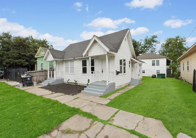 1st image of 7425 Avenue E, Houston, TX 77011 | MLS# 94025717