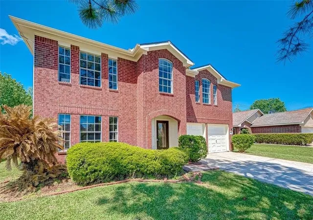 Photo 2 of Single family home for sale at 16510 Amy Ridge Rd, Houston, TX 77053 | MLS# 65733530 | Listing updated on 2026-09-02