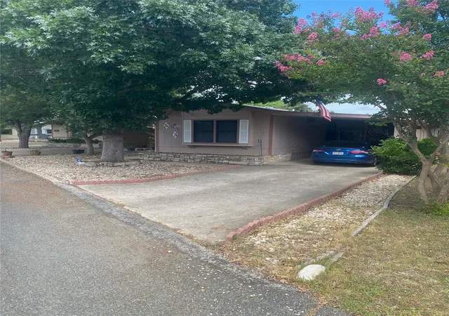 Photo 2 of Single family home for sale at 55 Maple Rd S, Kerrville, TX 78028 | MLS# 35821506 | Listing updated on 2026-08-29