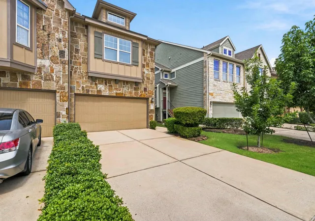 Photo 3 of Townhouse for sale at 12115 San Luca St, Richmond, TX 77406 | MLS# 64800585 | Listing updated on 2026-08-27