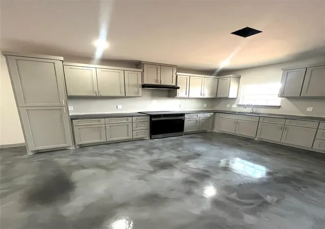 Photo 3 of Single family home for sale at 17539 Reno Rd, Conroe, TX 77306 | MLS# 49362616 | Listing updated on 2026-04-16