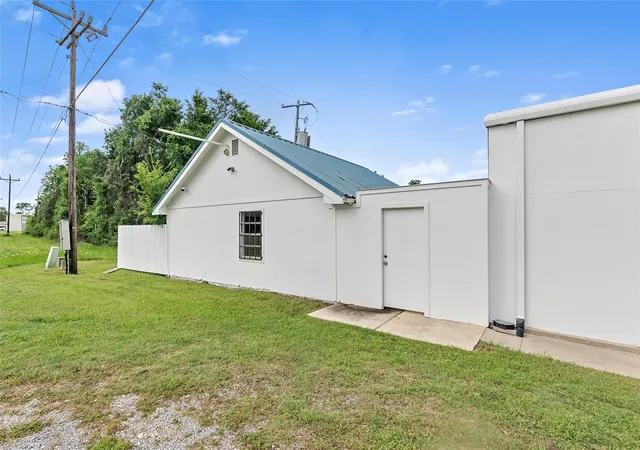 Homes for sale in Madisonville, TX | 210 & 212 S Tammye Ln, Madisonville, TX 77864 | MLS# 14411037