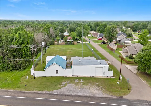 Homes for sale in Madisonville, TX | 210 & 212 S Tammye Ln, Madisonville, TX 77864 | MLS# 14411037