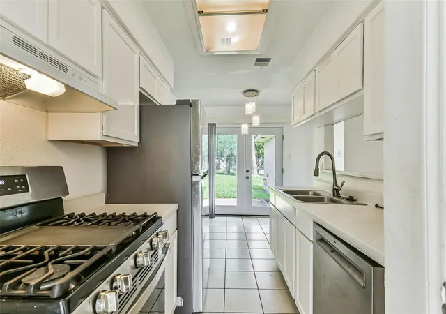 Photo 3 of Single family home for sale at 12203 Cape Hyannis Dr, Houston, TX 77048 | MLS# 80819198 | Listing updated on 2026-08-31