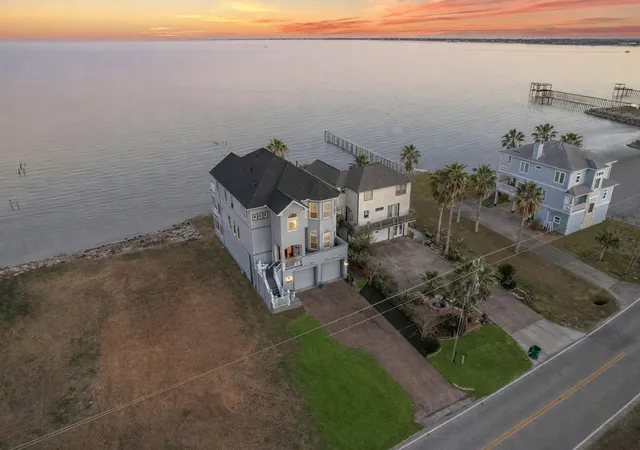 Photo 1 of Single family home for sale at 1406 Todville Rd, Seabrook, TX 77586 | MLS# 52889760 | Listing updated on 2026-09-09