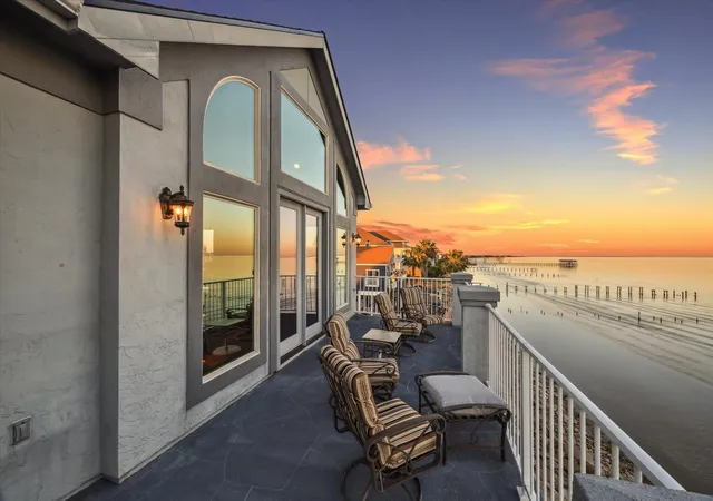 Photo 2 of Single family home for sale at 1406 Todville Rd, Seabrook, TX 77586 | MLS# 52889760 | Listing updated on 2026-09-09