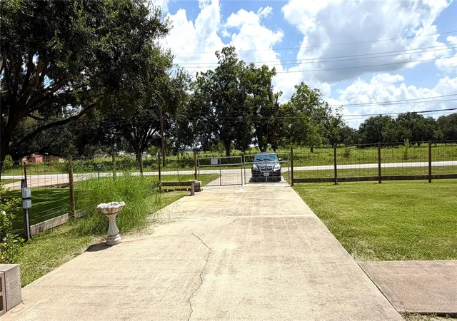 Photo 3 of Single family home for sale at 396 Newcom Ln, Sealy, TX 77474 | MLS# 92196781 | Listing updated on 2026-09-06