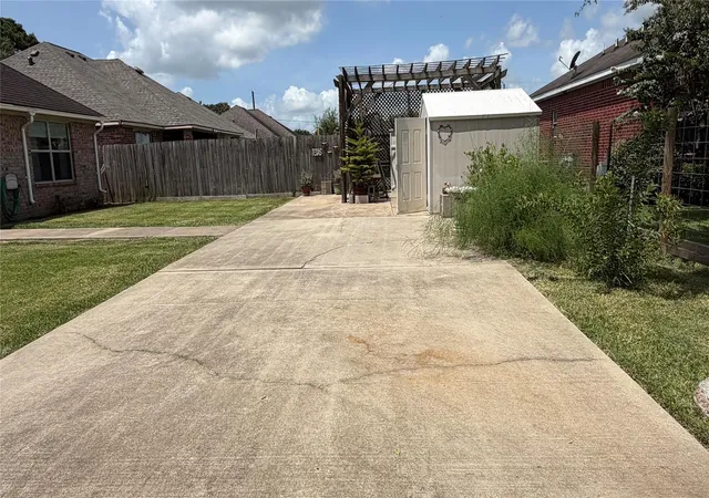Photo 3 of Single family home for sale at 396 Newcom Ln, Sealy, TX 77474 | MLS# 92196781 | Listing updated on 2026-09-06