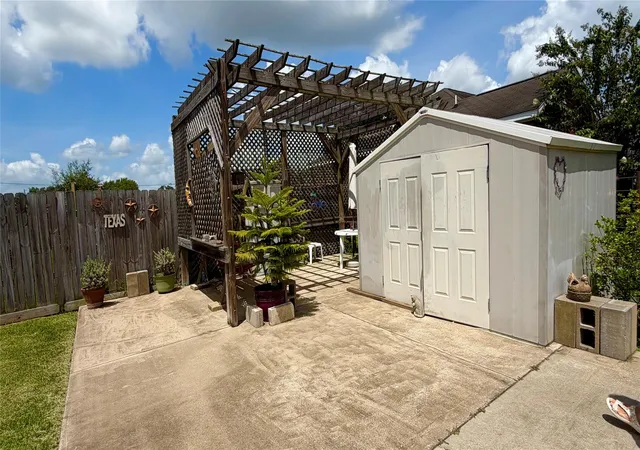 Photo 4 of Single family home for sale at 396 Newcom Ln, Sealy, TX 77474 | MLS# 92196781 | Listing updated on 2026-09-06