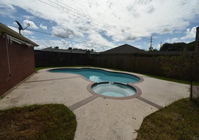 Photo 16 of Single family home for sale at 9007 Woodleigh Dr, Houston, TX 77083 | MLS# 40881818 | Listing updated on 2026-09-28