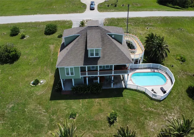 3rd image of 979 Rancho Caribe Dr, Port Bolivar, TX 77650 | MLS# 61742222