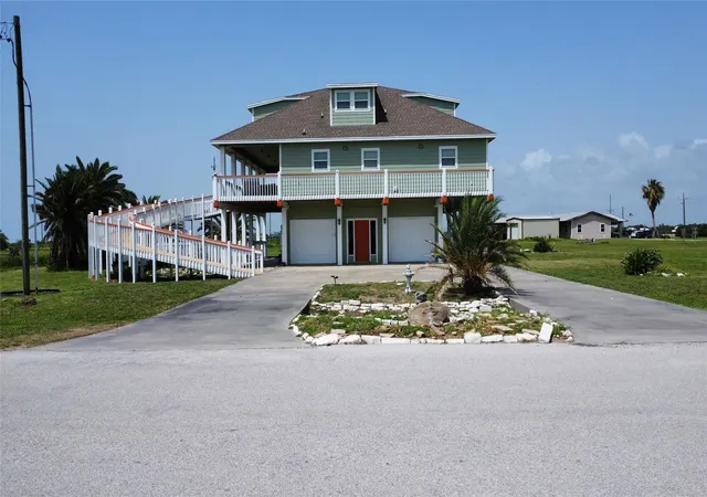 5th image of 979 Rancho Caribe Dr, Port Bolivar, TX 77650 | MLS# 61742222