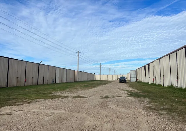 2nd image of 3320 E Hwy 332, Freeport, TX 77541 | MLS# 10910467