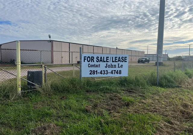 Photo 3 of Multi family home for sale at 3320 E Highway 332, Freeport, TX 77541 | MLS# 10910467 | Listing updated on 2026-05-28
