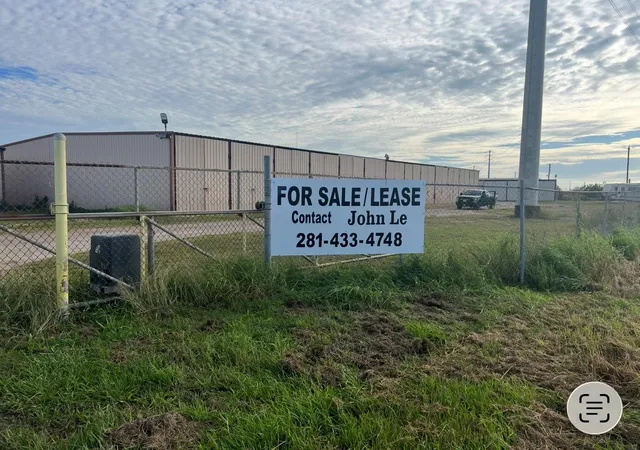 Listing Photo 5 - Condo for sale in building located at 3320 E Hwy 332, Freeport, TX 77541