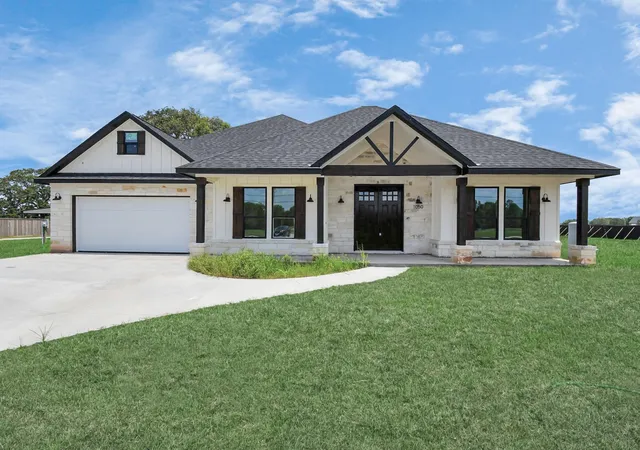 Photo 3 of Single family home for sale at 643 Lone Star Trl, Angleton, TX 77515 | MLS# 24556843 | Listing updated on 2026-08-25