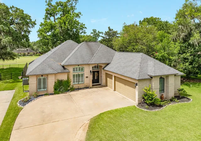 1st image of 2286 Riverside Dr, West Columbia, TX 77486 | MLS# 20608571