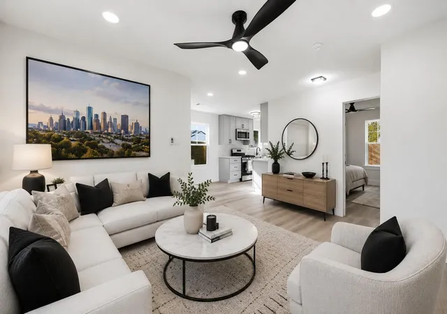 Photo 4 of Single family home for sale at 1501 Cavalcade St, Houston, TX 77009 | MLS# 8680683 | Listing updated on 2026-09-18