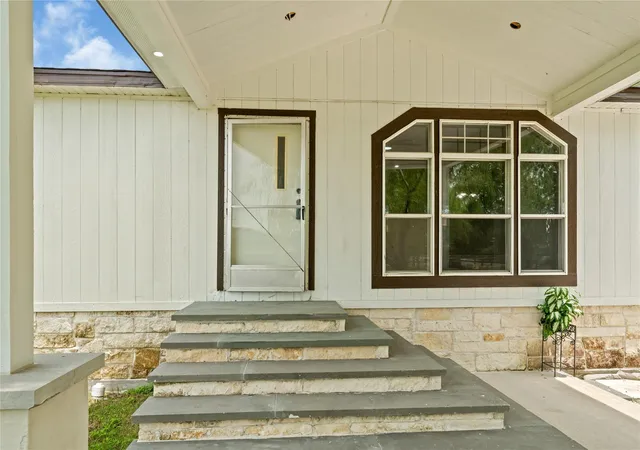 Photo 4 of Sale Pending at 9623 Meadowvine Dr, Houston, TX 77044 | MLS# 78150612 | Listing updated on 2026-09-16