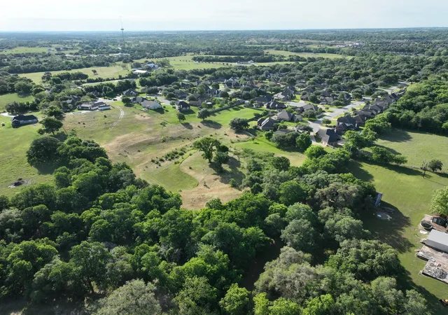 3rd image of 2917 Twisted Oak Dr, Brenham, TX 77833 | MLS# 40473115