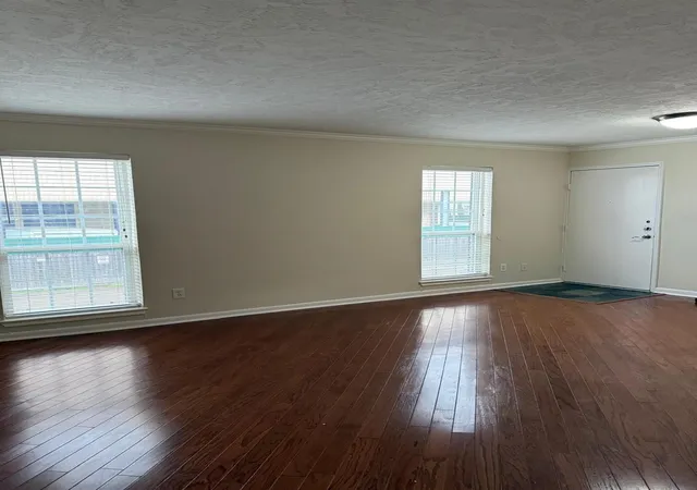 3rd image of 6410 Del Monte Dr, Houston, TX 77057