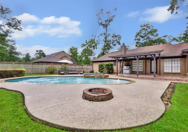 2nd image of 30 Little John Ln, Dayton, TX 77535 | MLS# 43219014