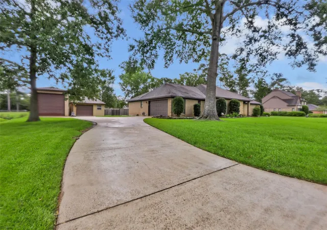 Photo 4 of Single family home for sale at 30 Little John Ln, Dayton, TX 77535 | MLS# 43219014 | Listing updated on 2026-06-22