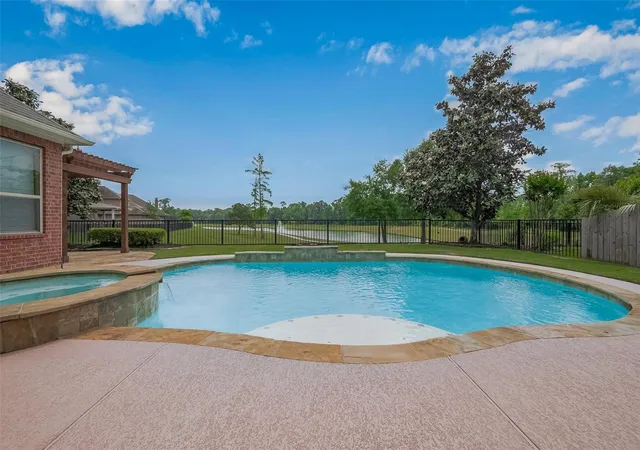 Photo 2 of Single family home for sale at 2711 King Point View Ln, Spring, TX 77388 | MLS# 76406599 | Listing updated on 2026-09-02