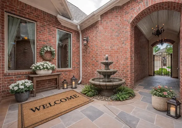 Photo 4 of Single family home for sale at 2711 King Point View Ln, Spring, TX 77388 | MLS# 76406599 | Listing updated on 2026-09-02