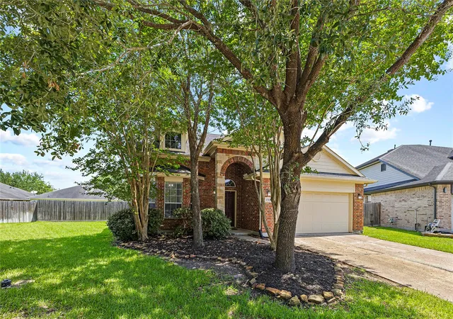 Photo 1 of Single family home for sale at 2701 Shallow Fls Ct, Pearland, TX 77584 | MLS# 59148557 | Listing updated on 2026-09-17