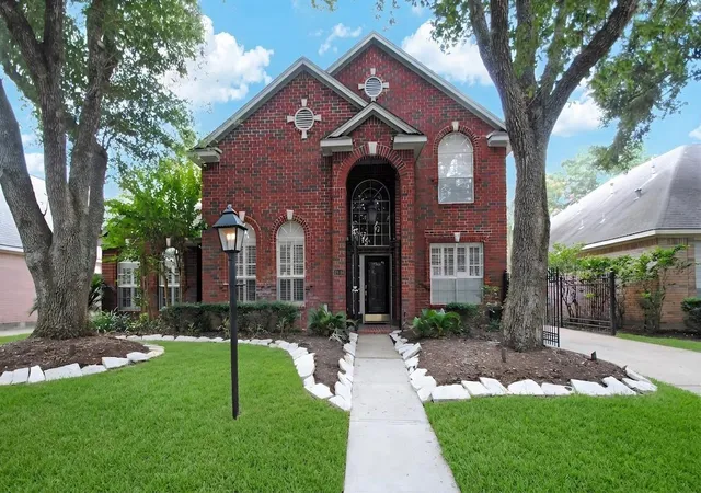 Photo 1 of Sale Pending at 2714 Gregway Ln, Missouri City, TX 77459 | MLS# 10394902 | Listing updated on 2026-09-08