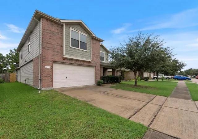 Photo 3 of Single family home for sale at 16119 Peach Bluff Ln, Cypress, TX 77429 | MLS# 34797004 | Listing updated on 2026-09-20