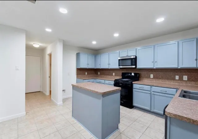 Photo 4 of Single family home for sale at 16119 Peach Bluff Ln, Cypress, TX 77429 | MLS# 34797004 | Listing updated on 2026-09-20