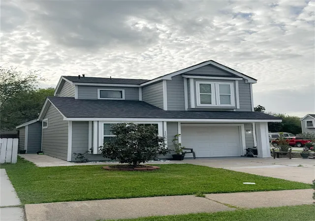 Photo 2 of Single family home for sale at 11549 Springshire Dr, Houston, TX 77066 | MLS# 29129034 | Listing updated on 2026-04-03